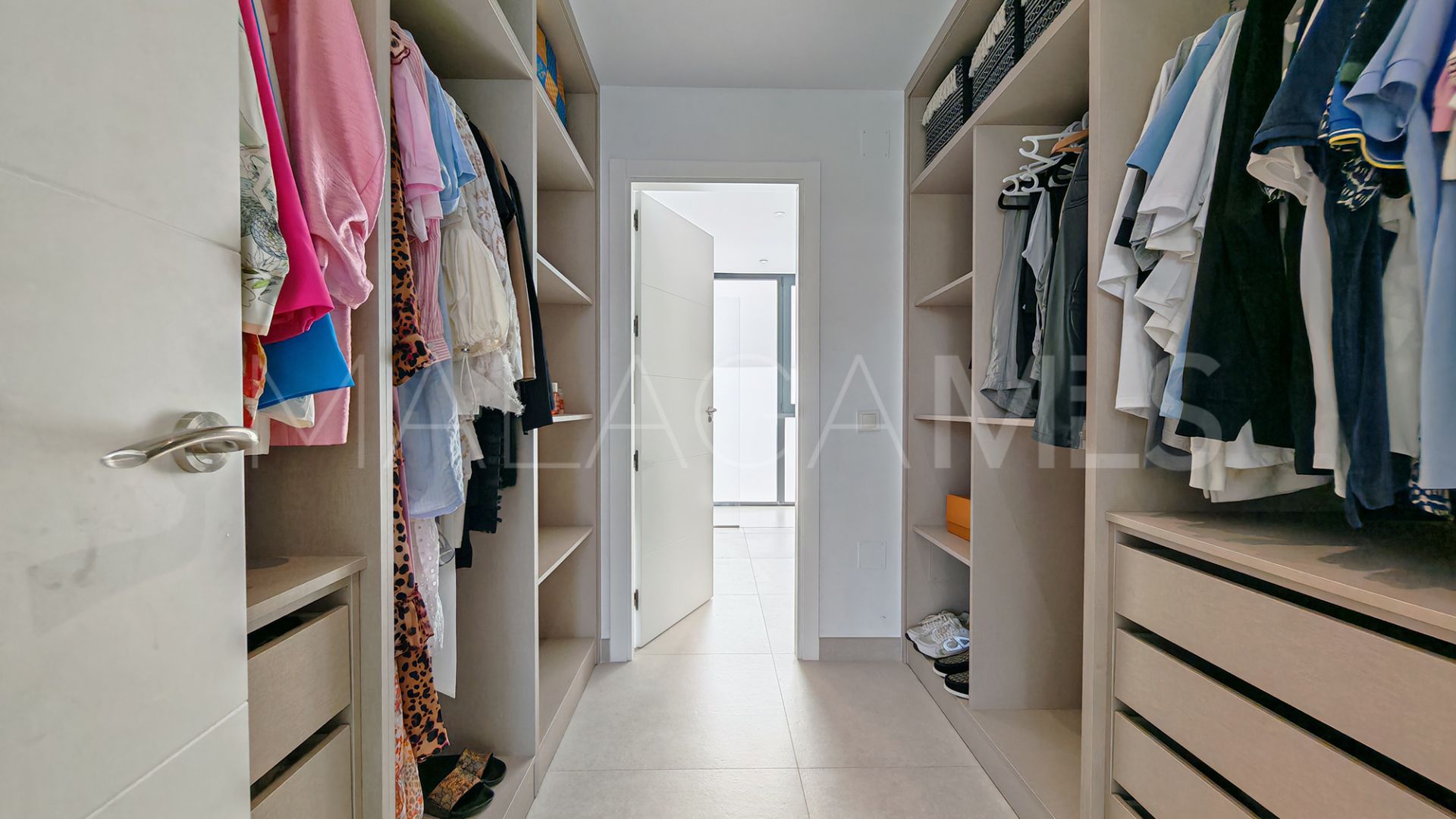 Villa for sale in La Resina Golf