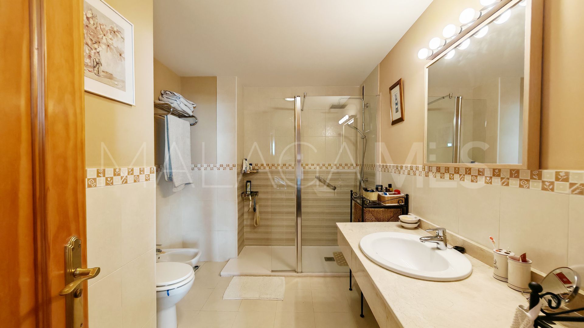 Se vende apartamento with 3 bedrooms in Calahonda