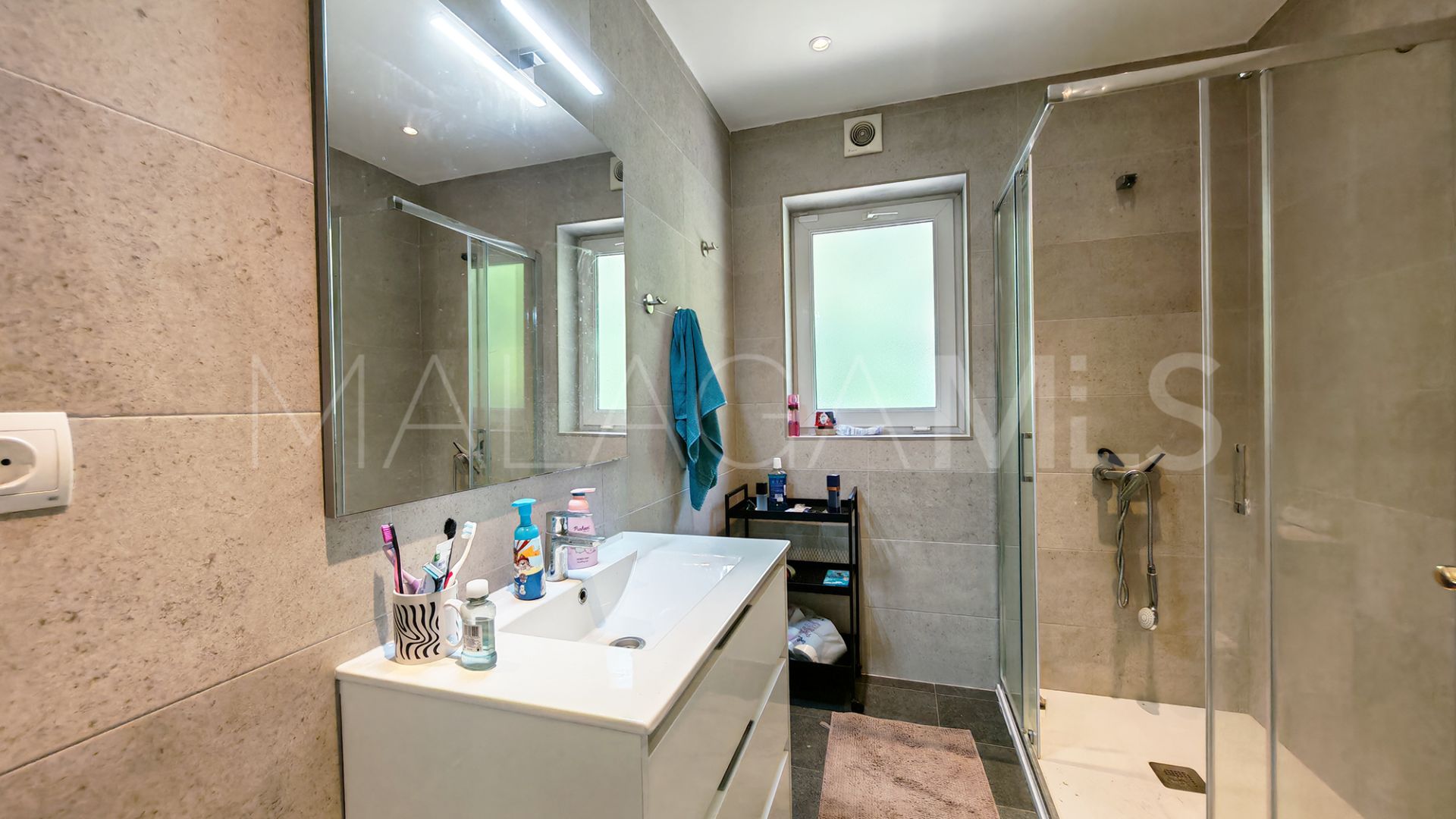 5 bedrooms Marbesa villa for sale