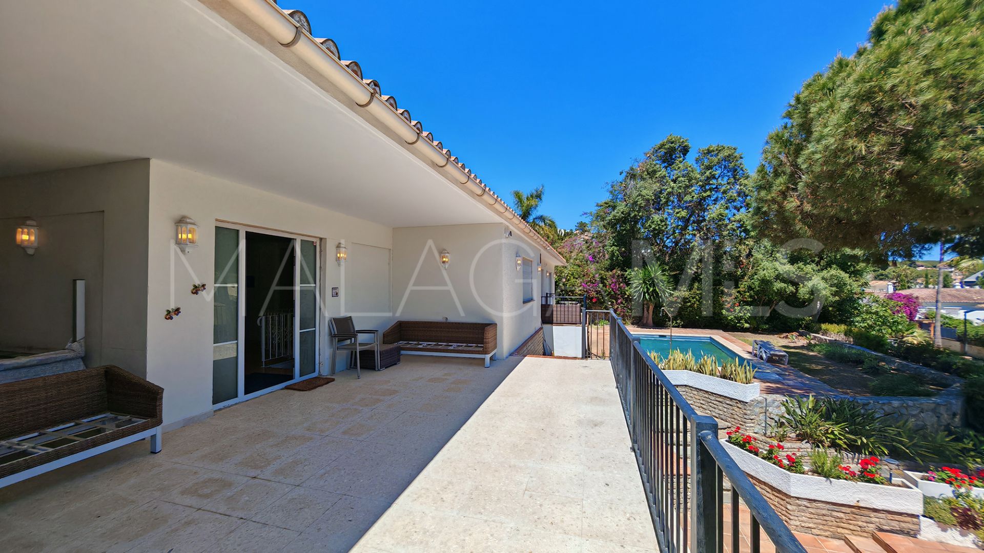 5 bedrooms Marbesa villa for sale