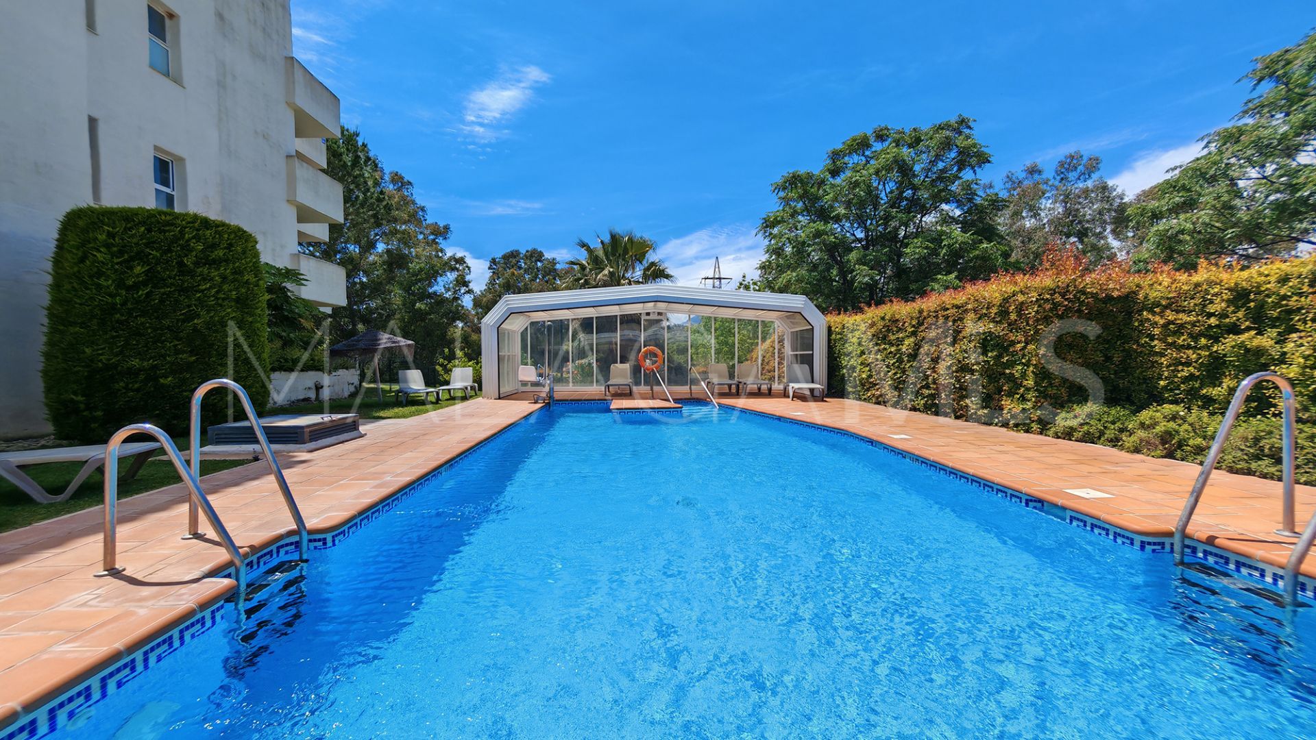 Markplanslägenhet for sale in Elviria