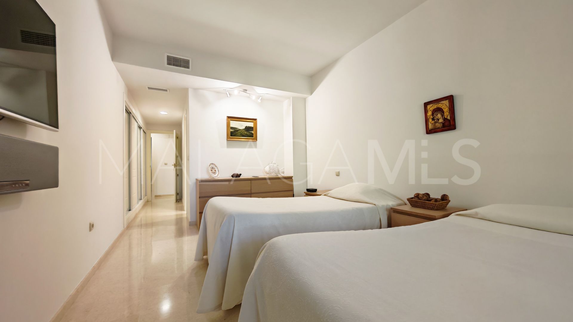 Markplanslägenhet for sale in Elviria