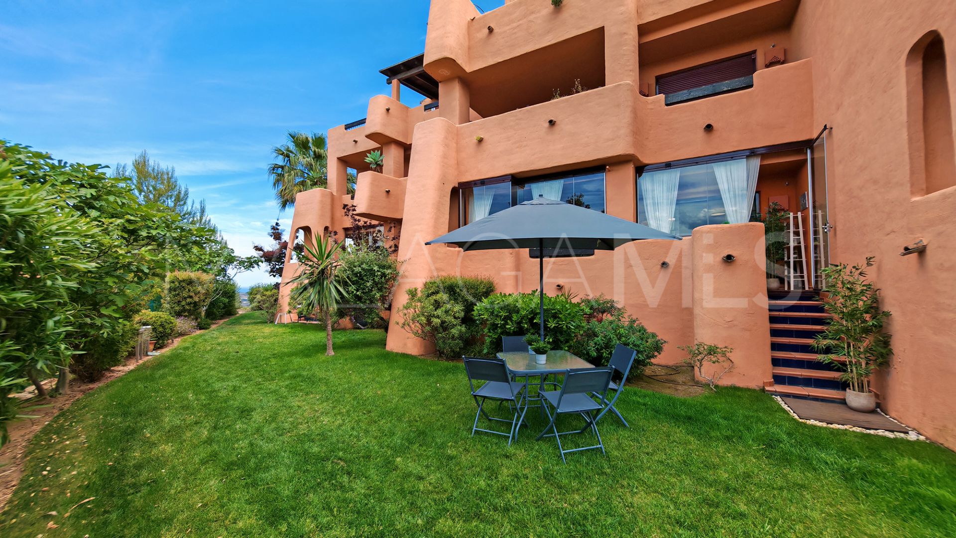 Apartamento planta baja for sale in El Soto de Marbella with 2 bedrooms