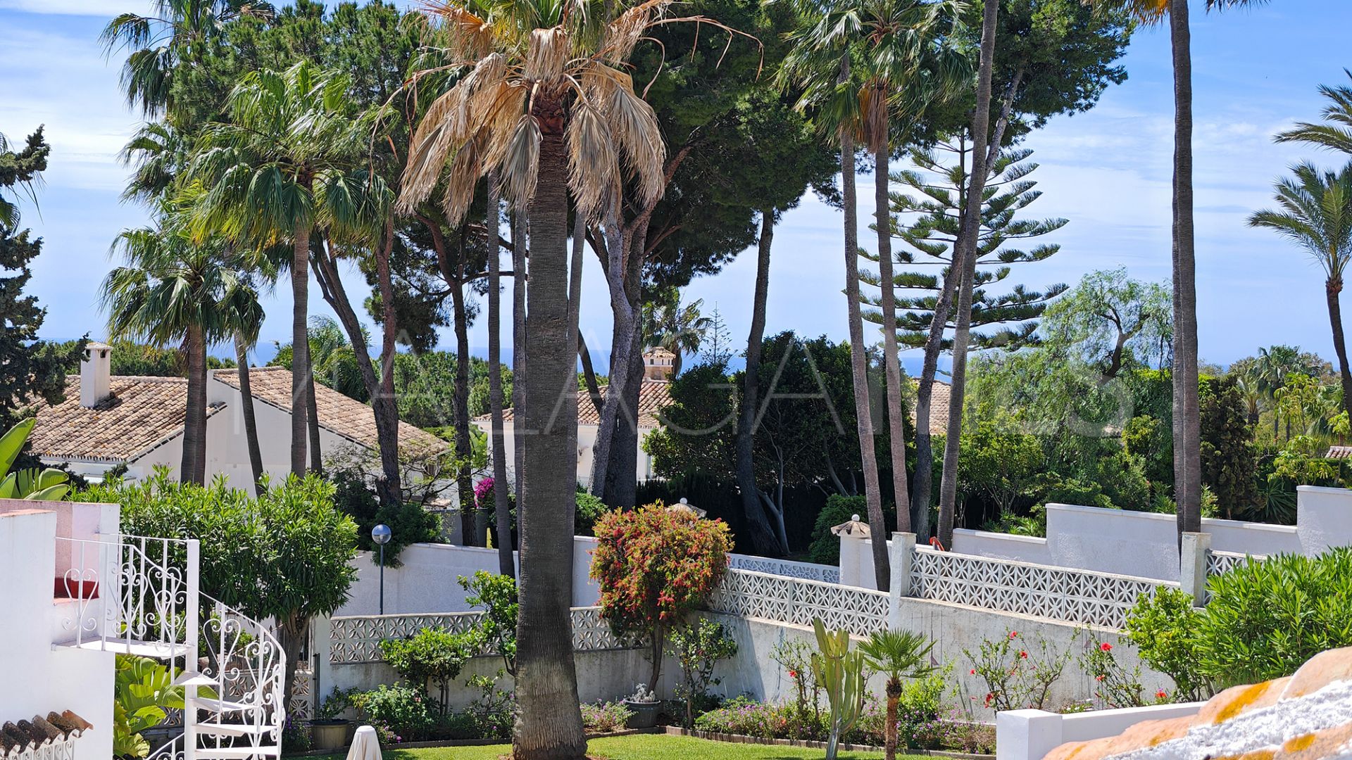 For sale Calahonda villa with 3 bedrooms