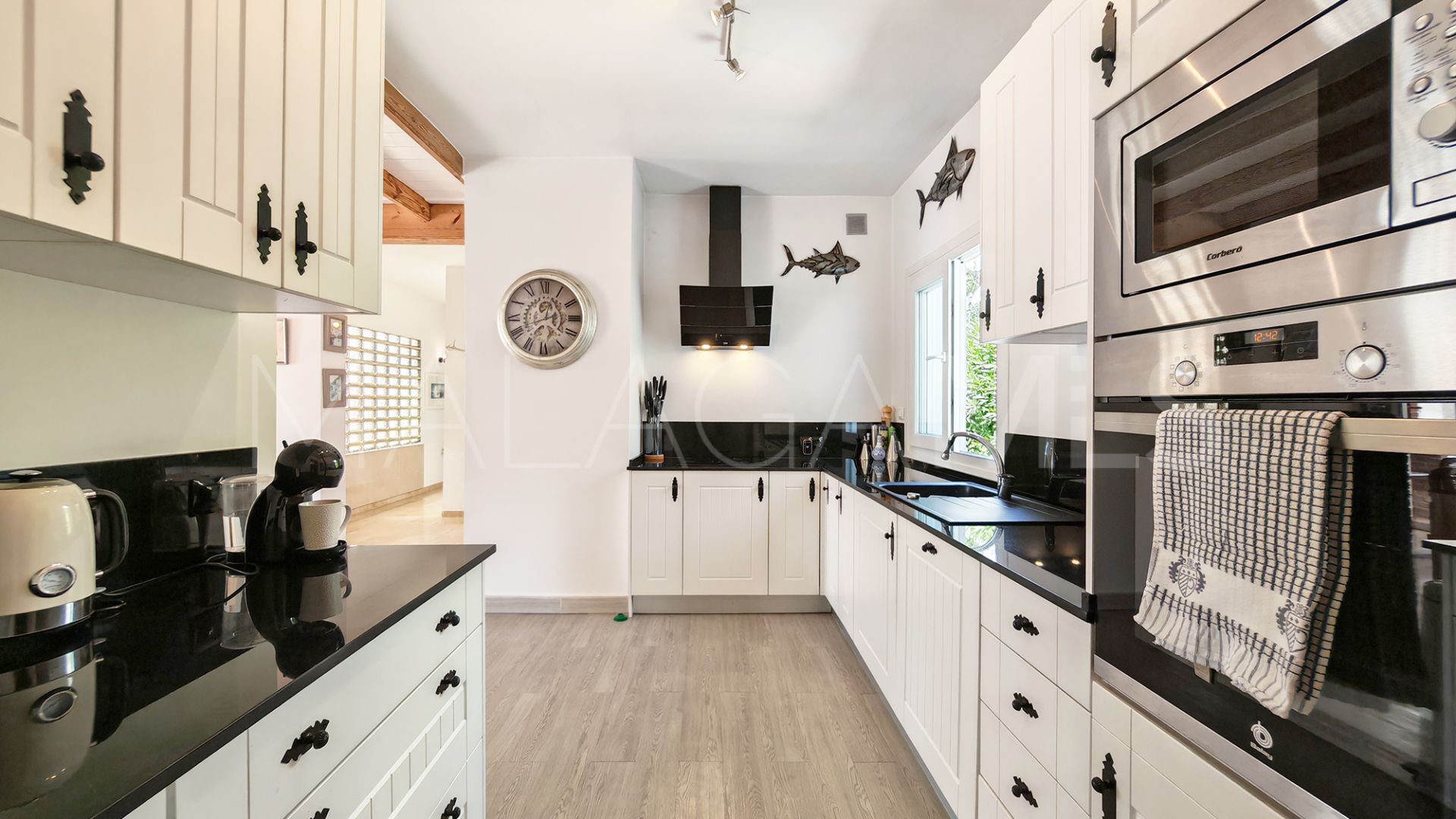 For sale Calahonda villa with 3 bedrooms