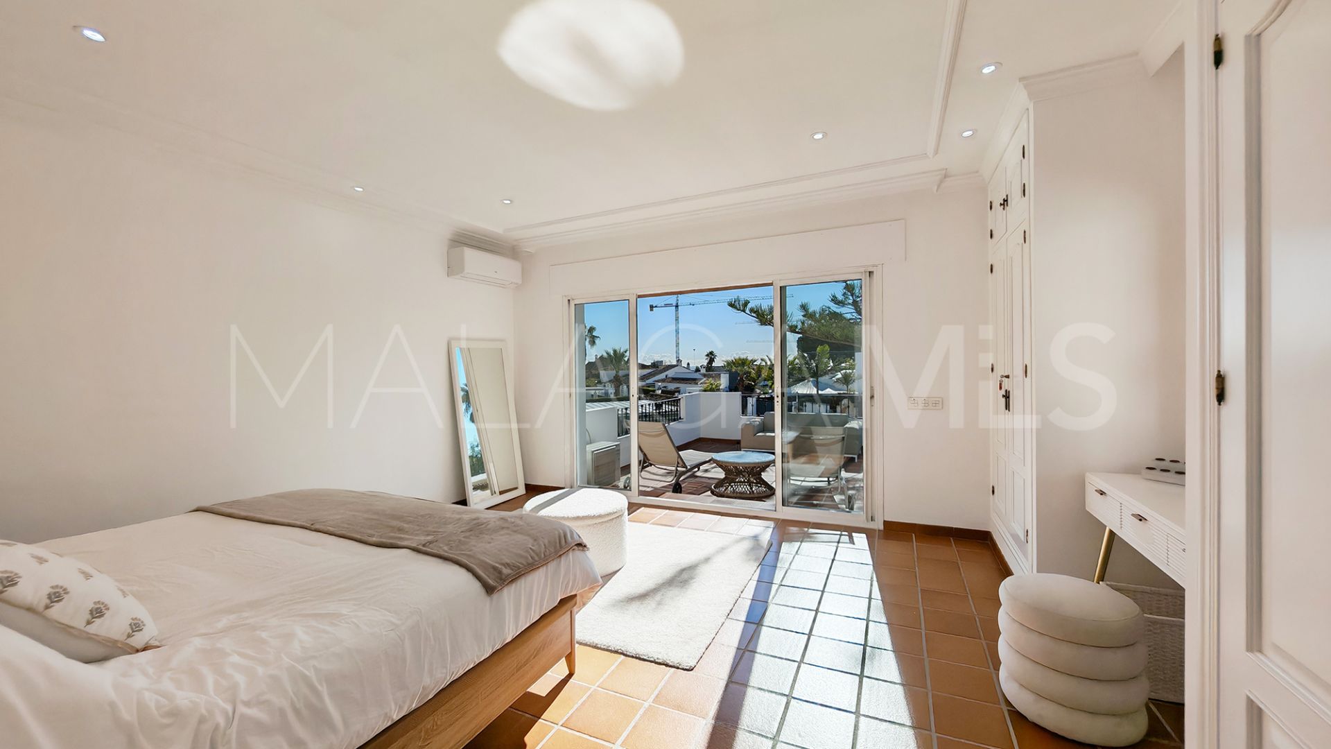 Villa for sale in Las Chapas