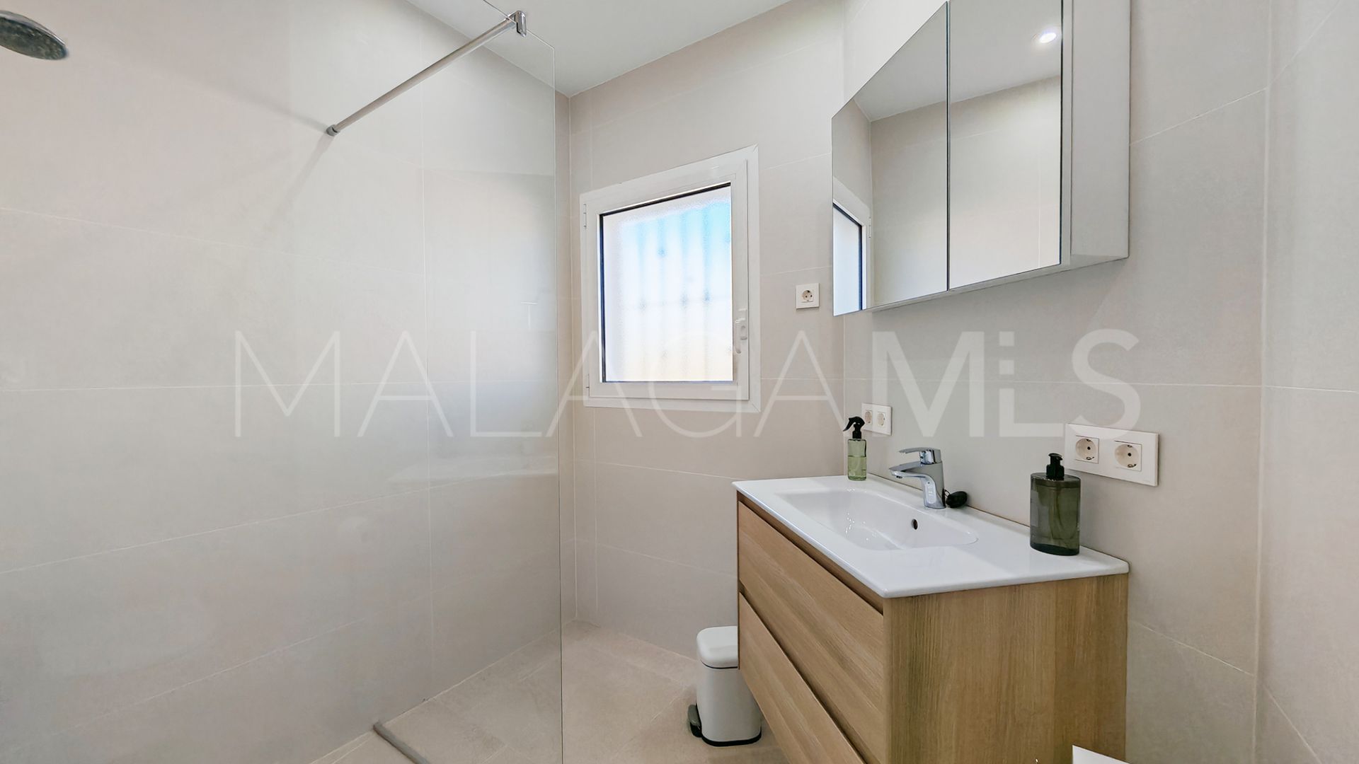 Villa for sale in Las Chapas