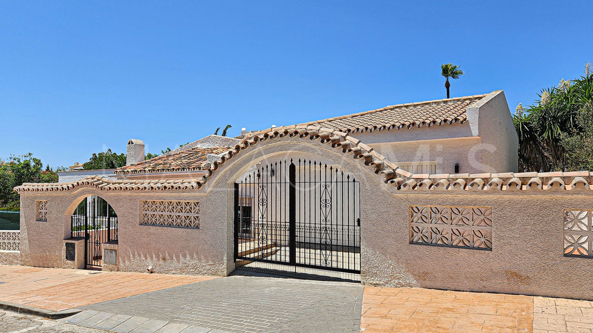 Villa for sale in Riviera del Sol