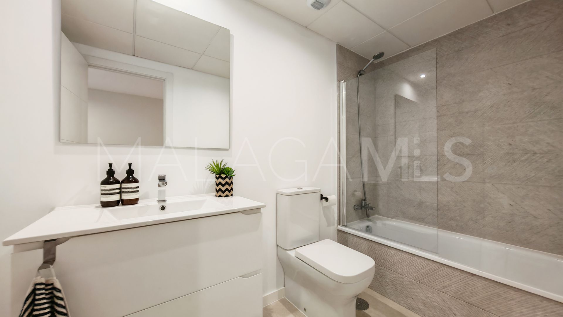 Adosado for sale in Cala de Mijas with 4 bedrooms