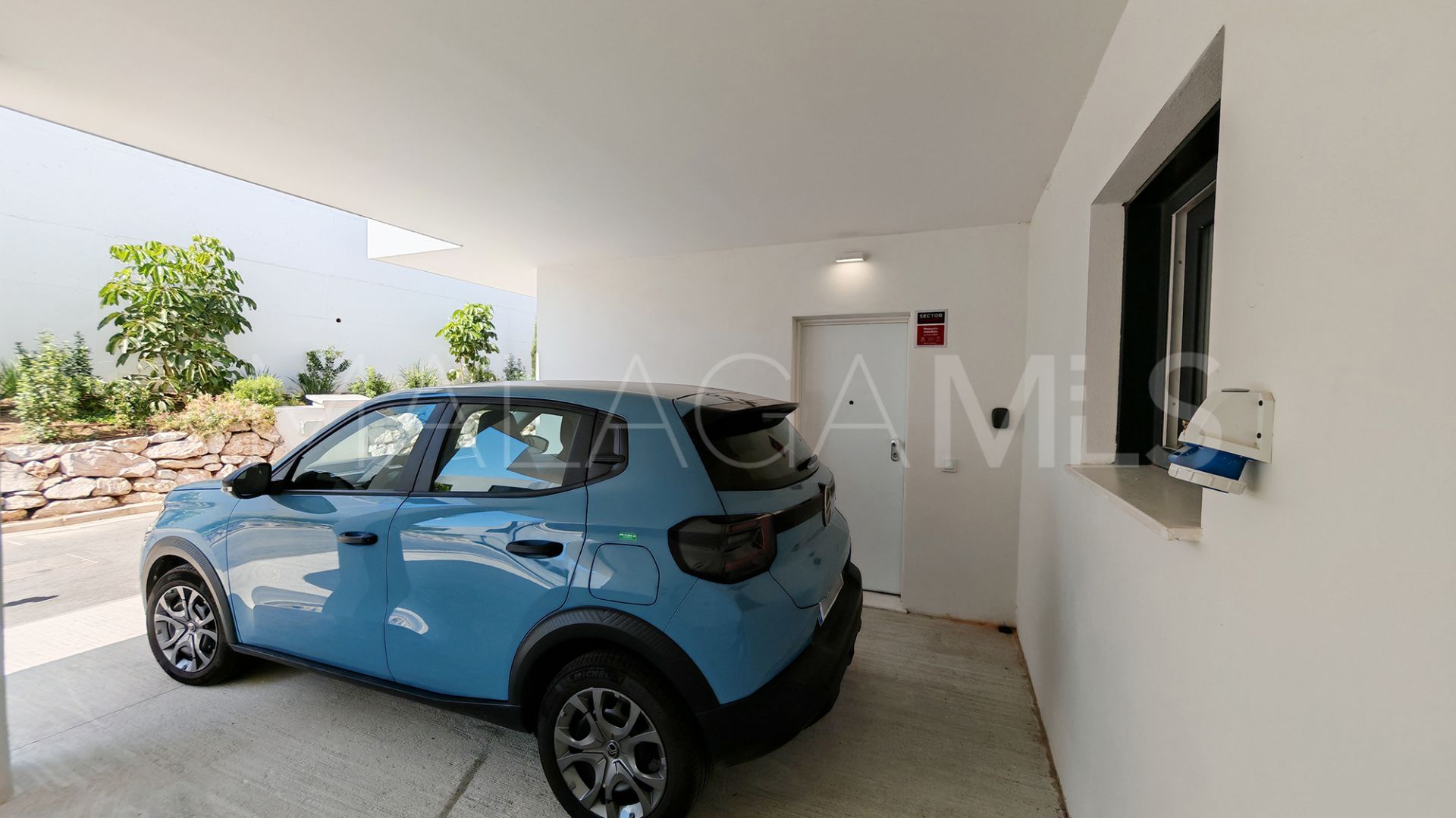 Adosado for sale in Cala de Mijas with 4 bedrooms