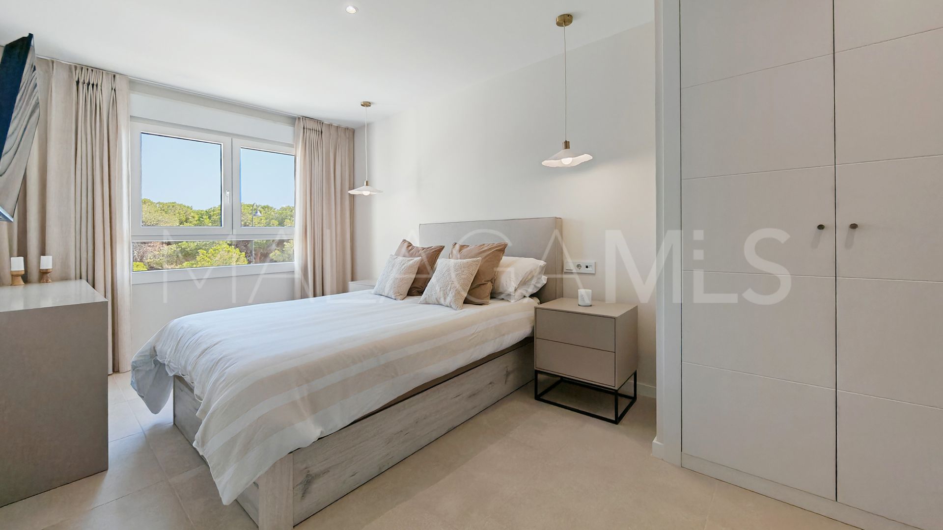 Adosado for sale in Cala de Mijas with 4 bedrooms