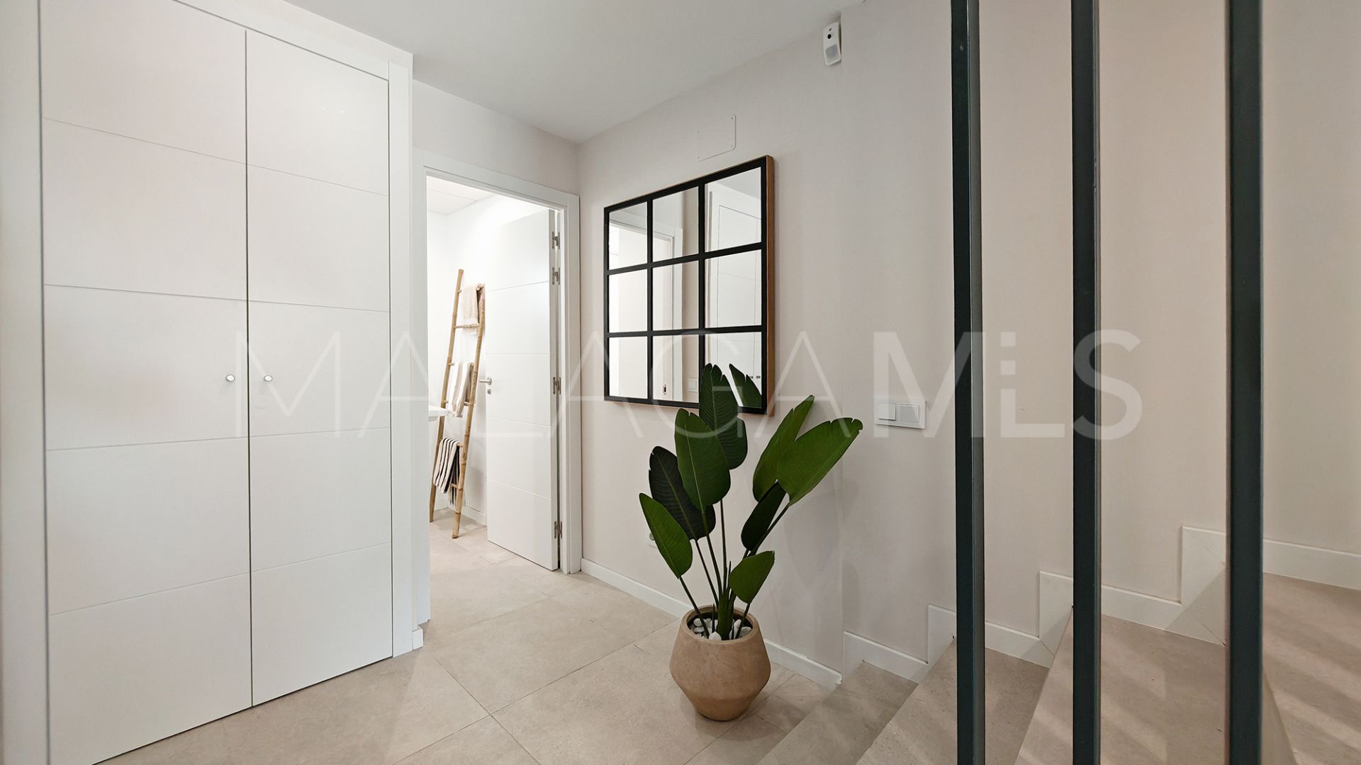 Adosado for sale in Cala de Mijas with 4 bedrooms