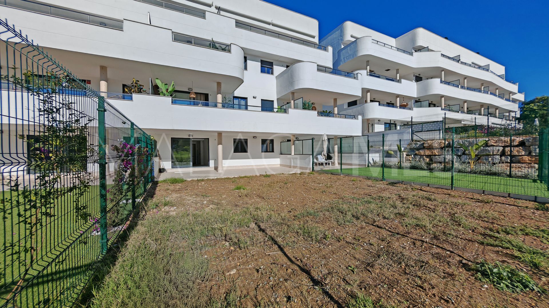 Erdgeschosswohnung for sale in Estepona