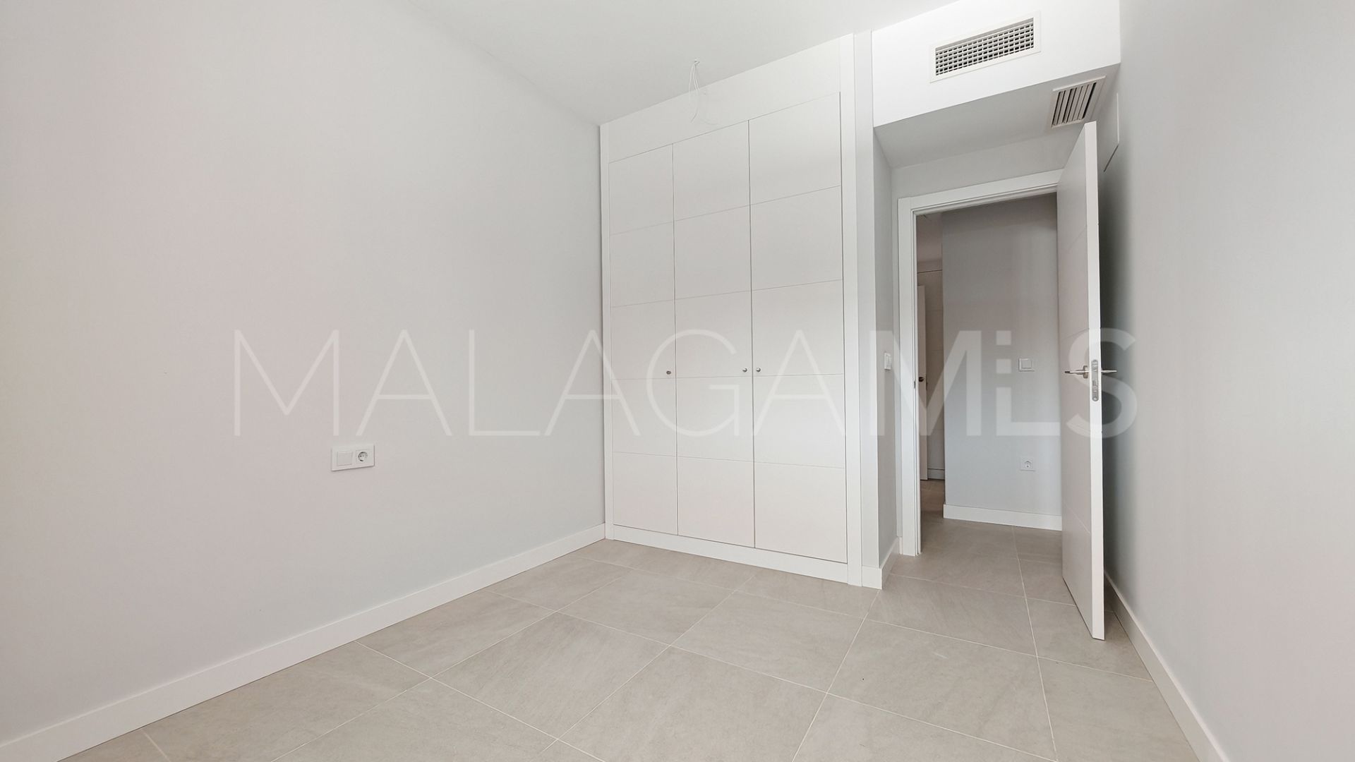 Erdgeschosswohnung for sale in Estepona