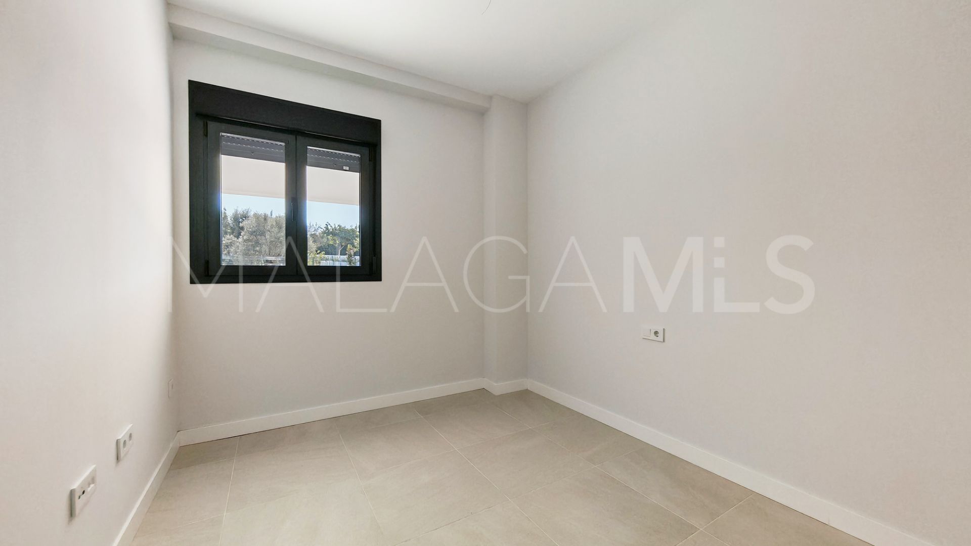 Erdgeschosswohnung for sale in Estepona