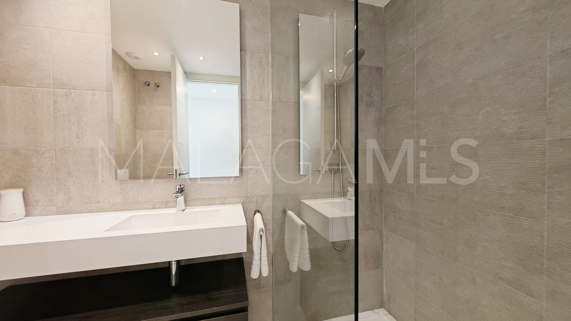 Appartement rez de chaussée for sale in Alcazaba Lagoon