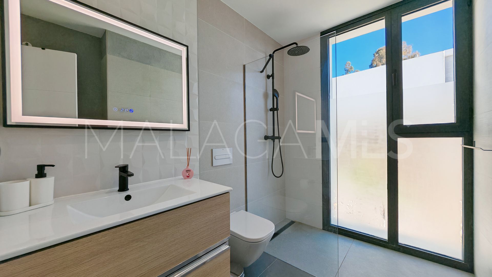 Villa for sale in Valle Romano