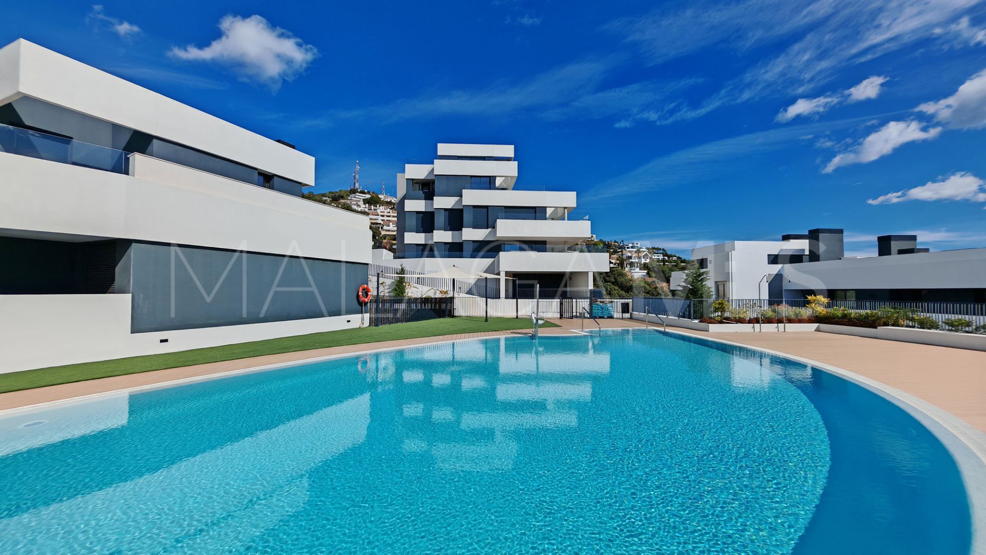 Duplex penthouse for sale in Los Altos de los Monteros