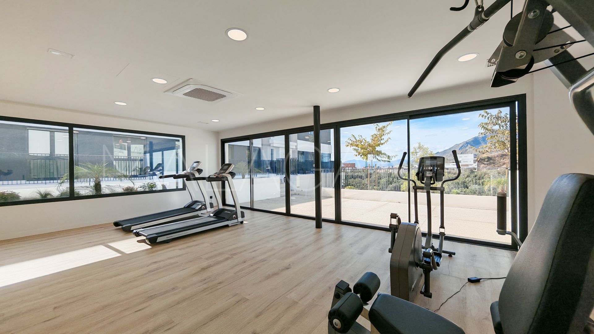 Duplex penthouse for sale in Los Altos de los Monteros