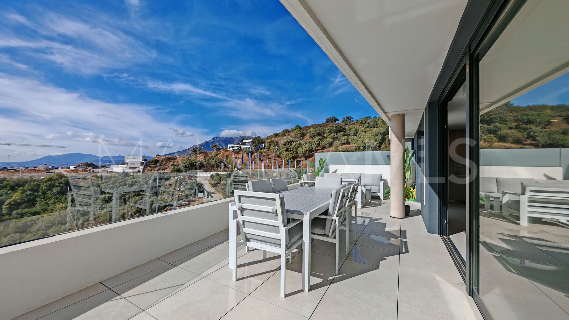 Duplex penthouse for sale in Los Altos de los Monteros