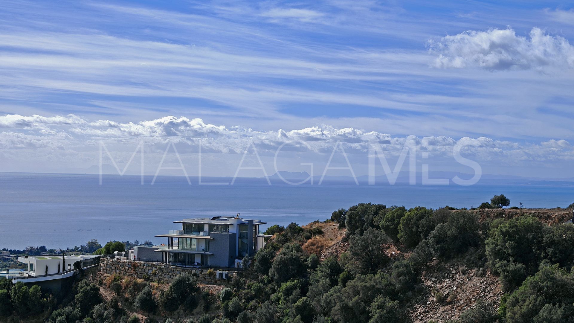 Duplex penthouse for sale in Los Altos de los Monteros