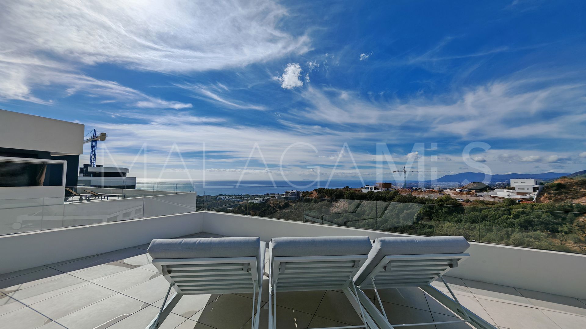 Duplex penthouse for sale in Los Altos de los Monteros