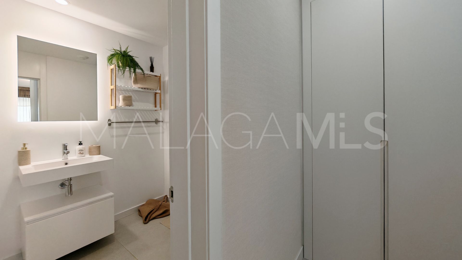 Duplex penthouse for sale in Los Altos de los Monteros