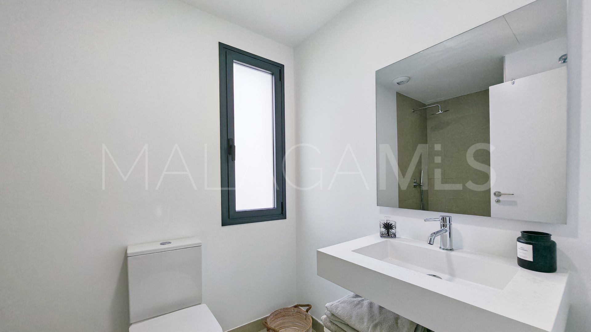 Parvilla for sale in Estepona