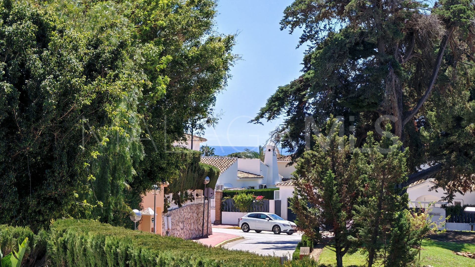 Villa for sale in Calahonda