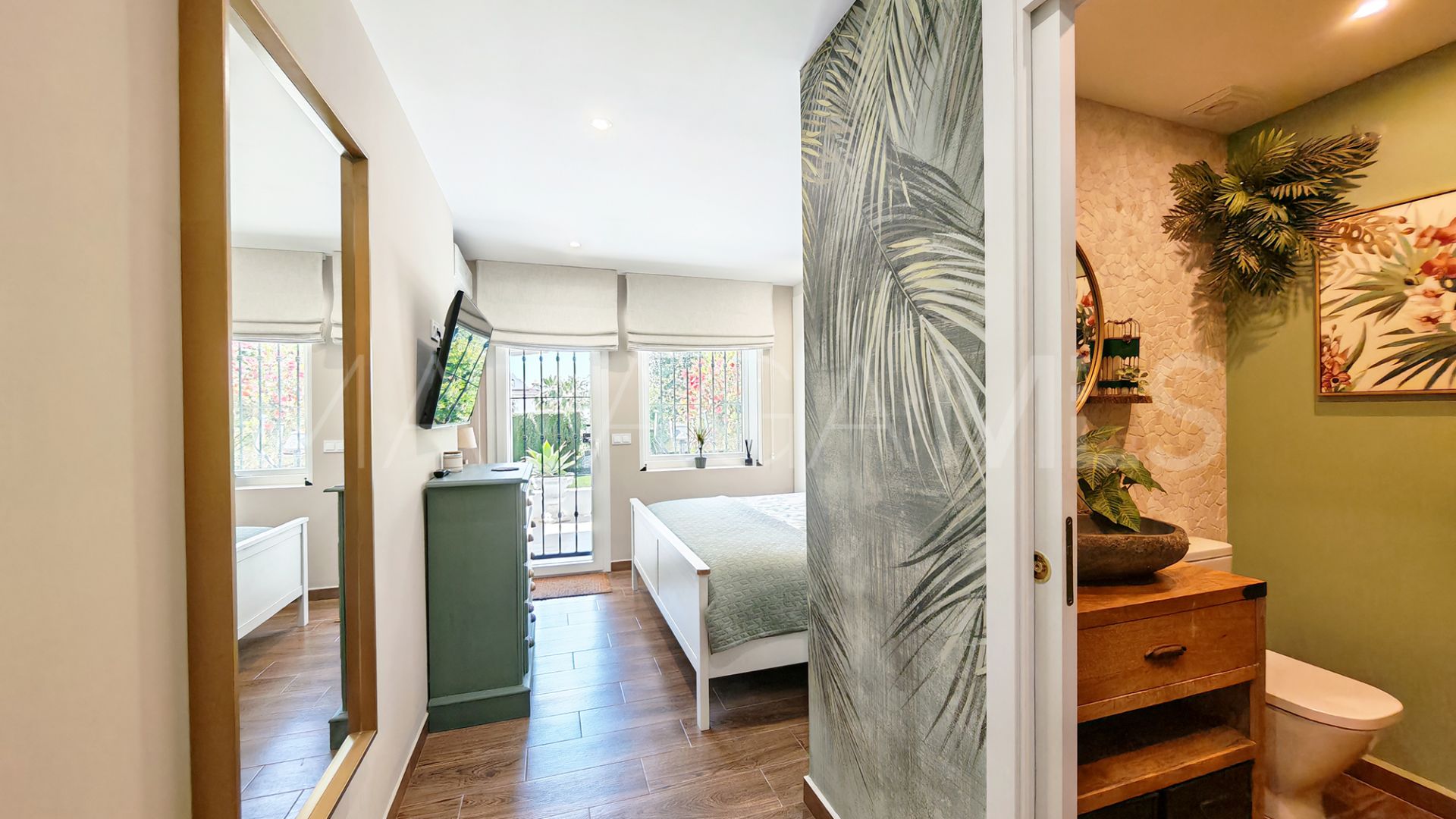 Villa for sale in Calahonda