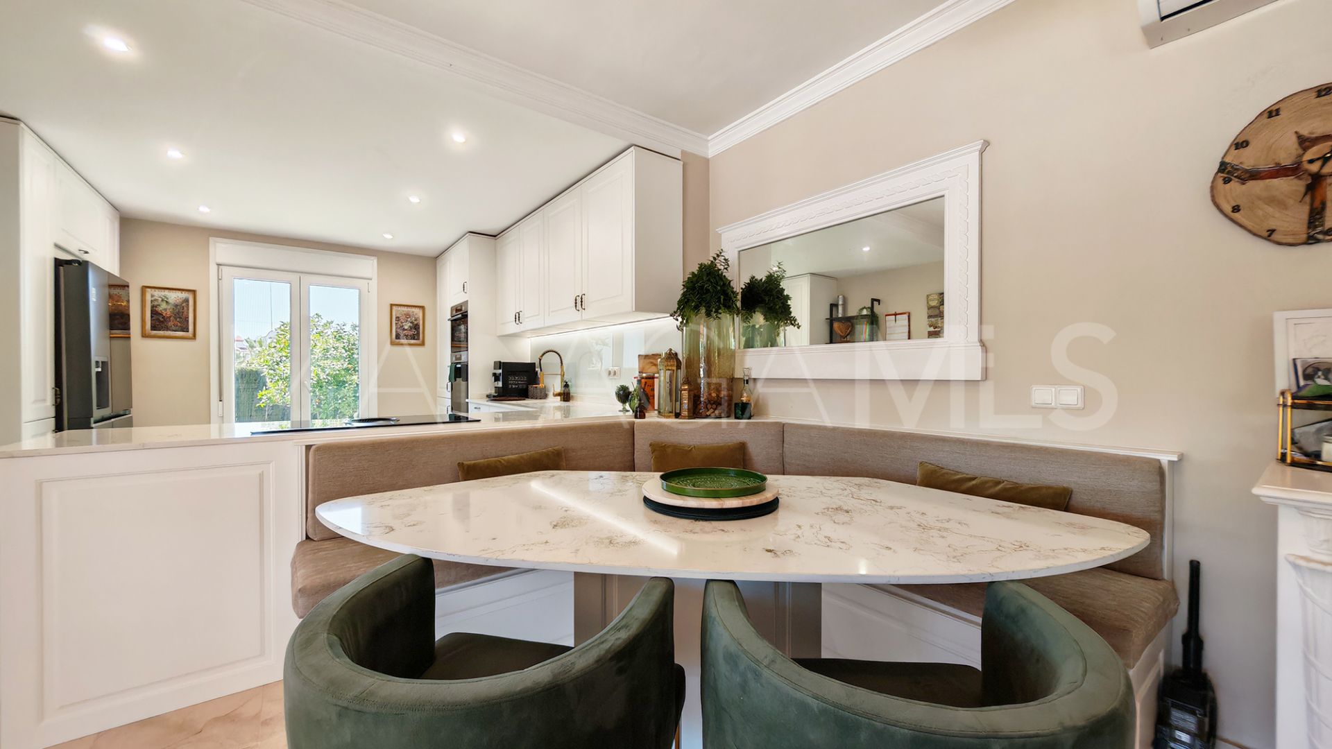 Villa for sale in Calahonda