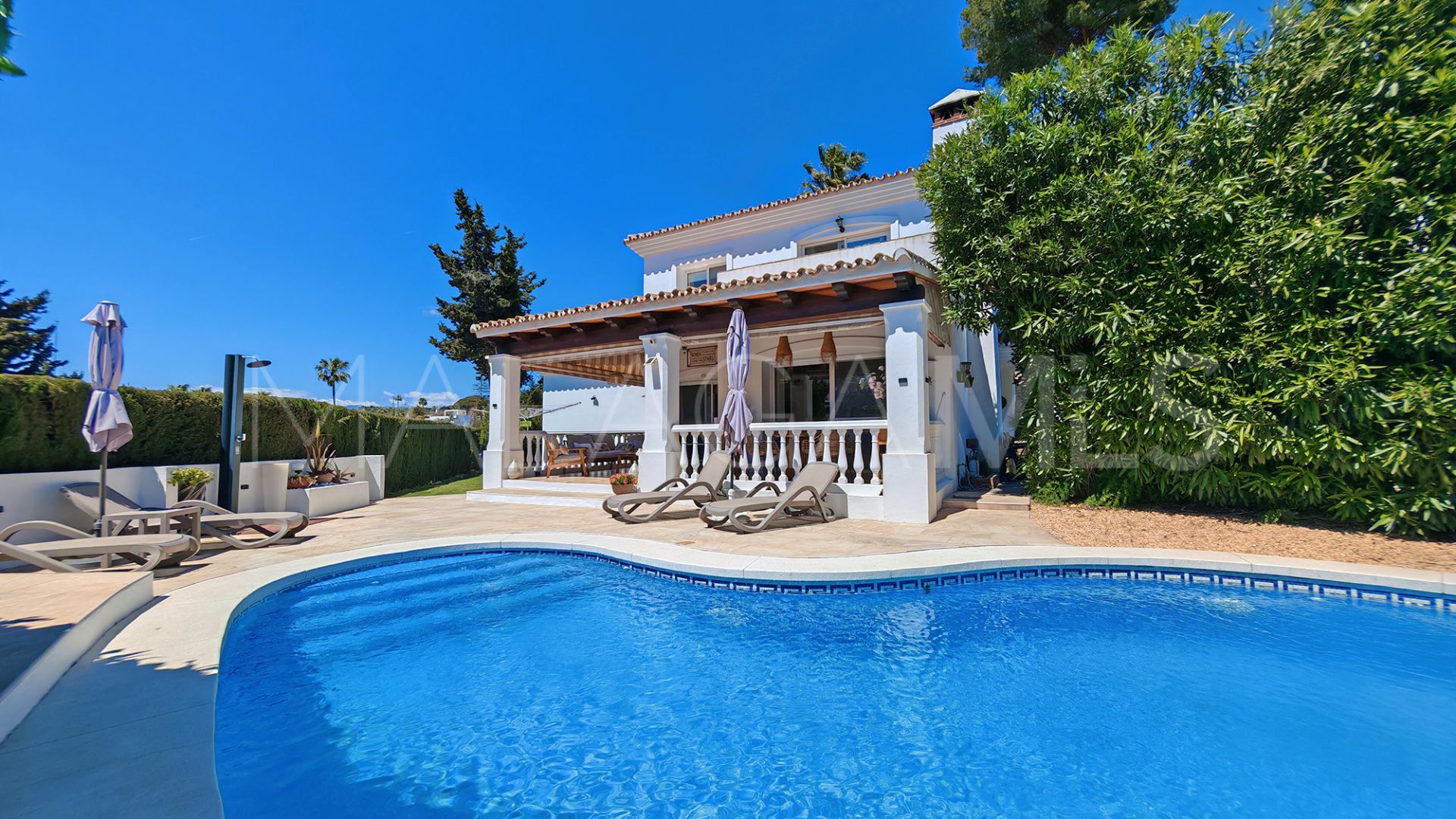 Villa for sale in Calahonda