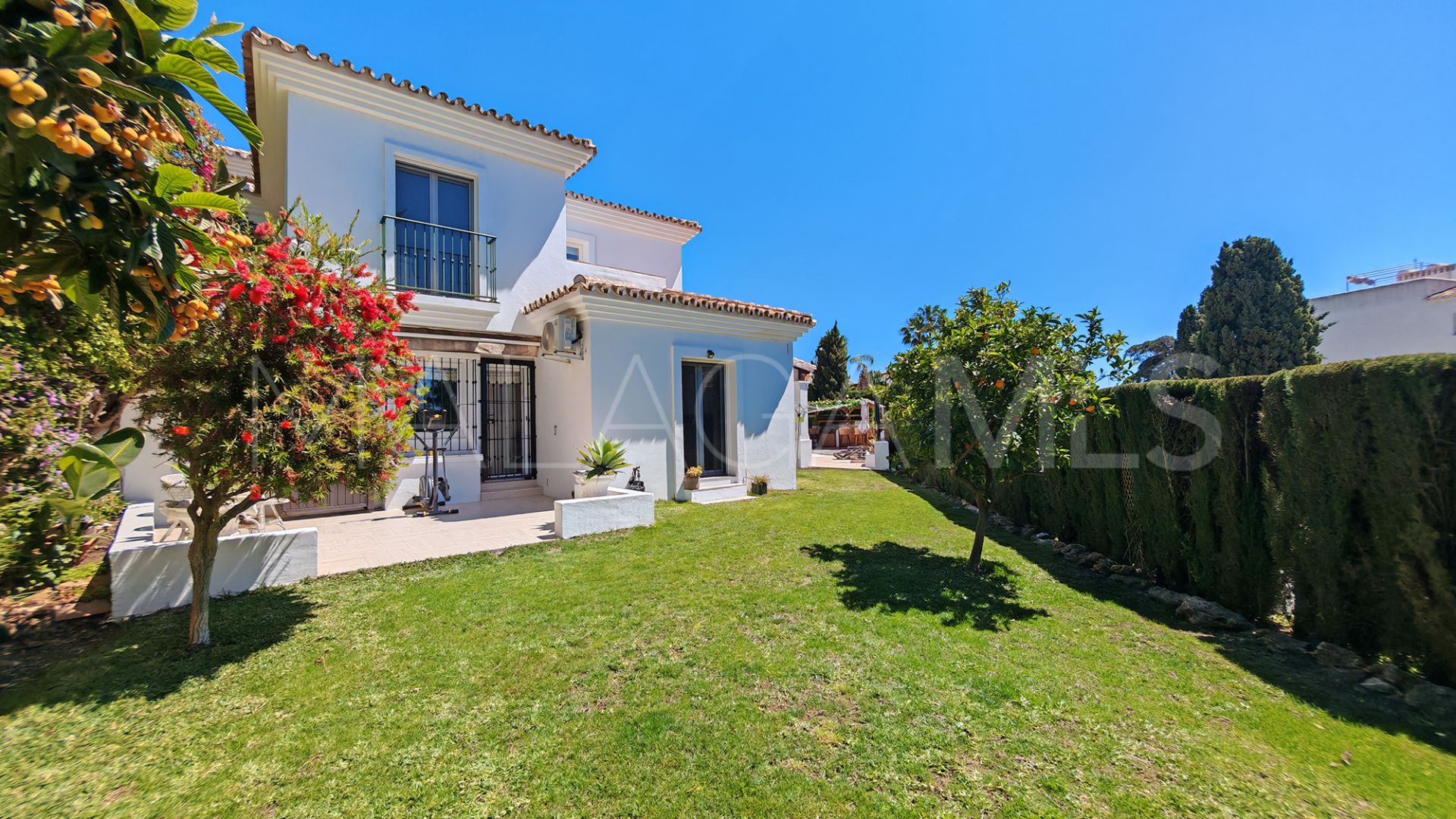 Villa for sale in Calahonda