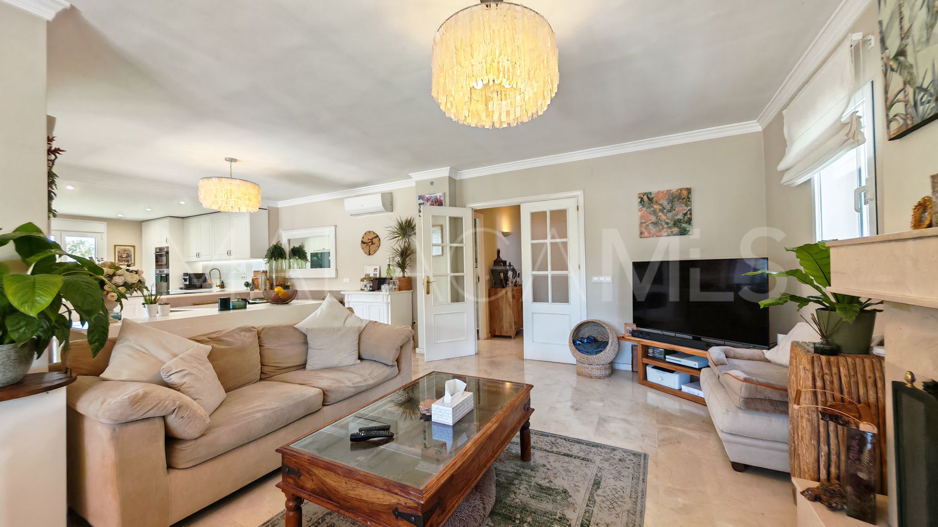 Villa for sale in Calahonda