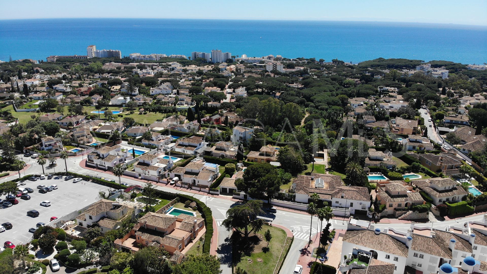 Villa for sale in Calahonda