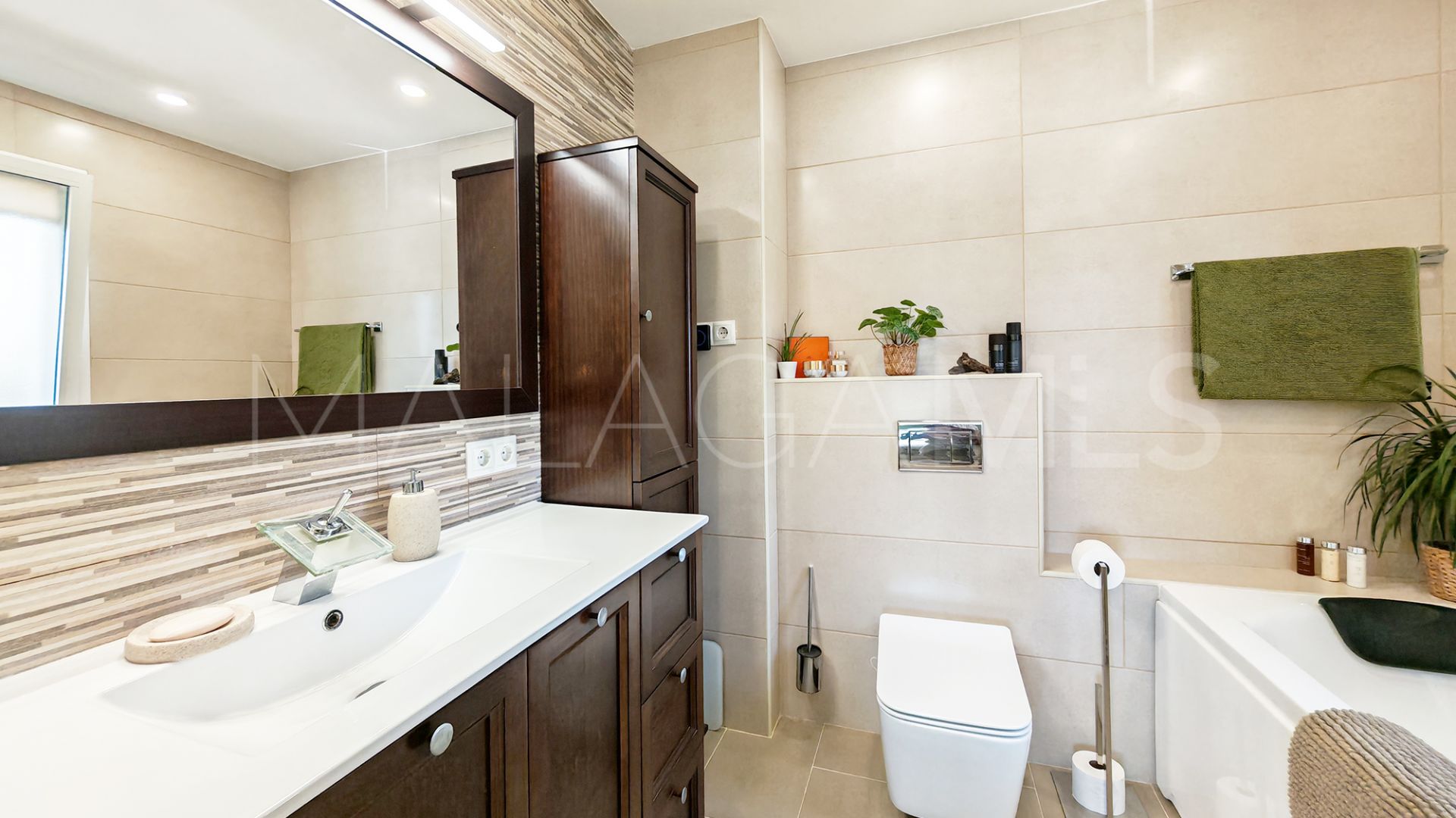 Villa for sale in Calahonda