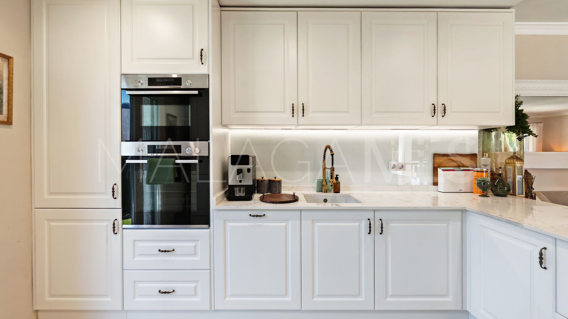 Villa for sale in Calahonda