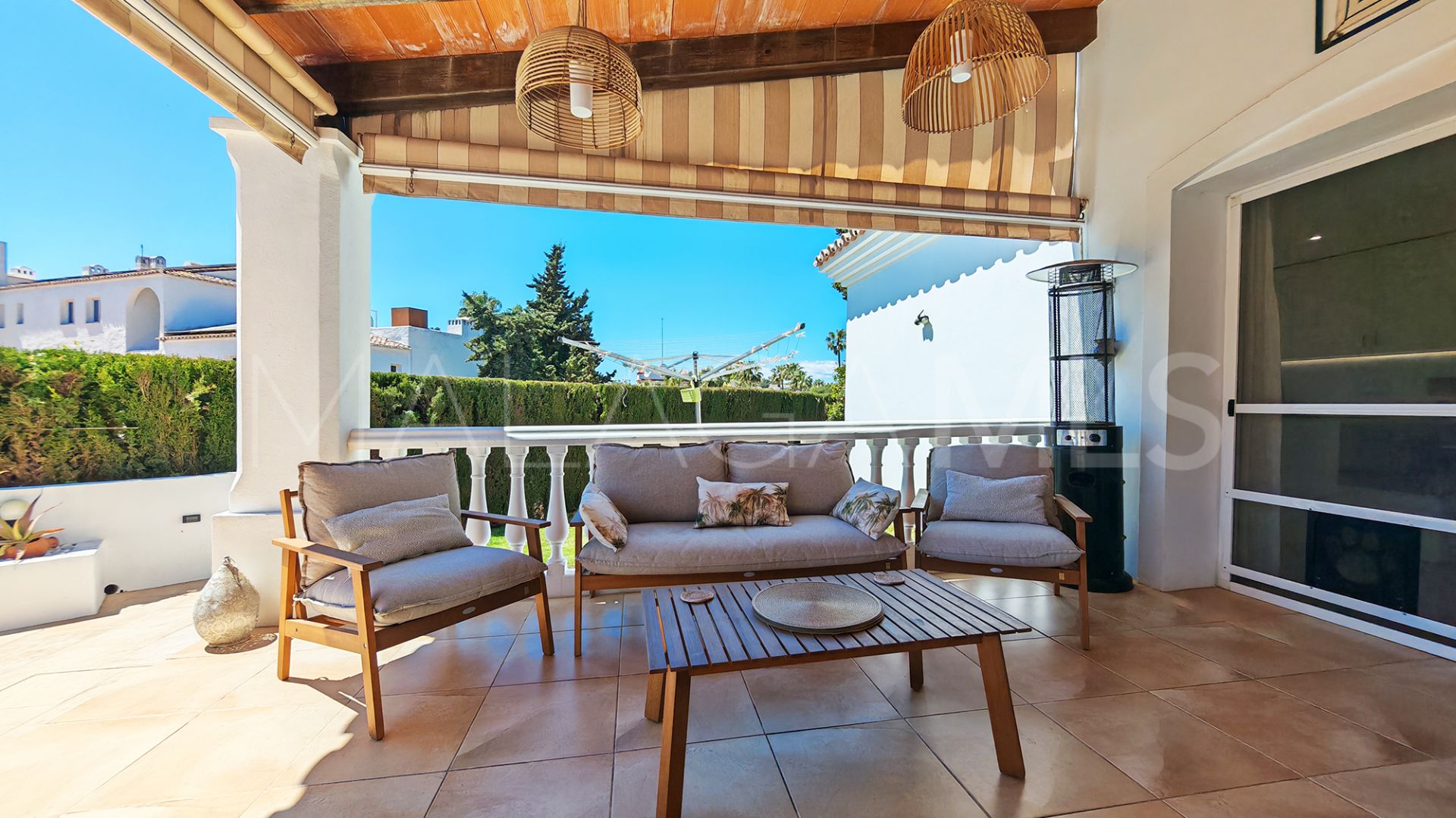 Villa for sale in Calahonda