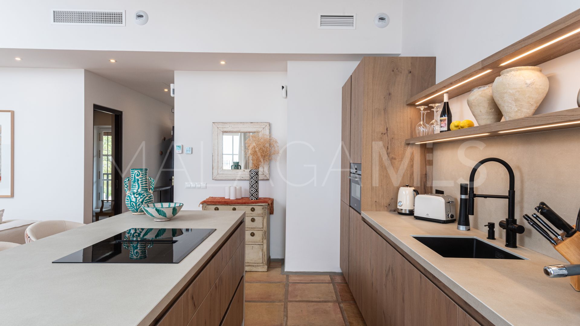 For sale 35 bedrooms hotel in Torreblanca