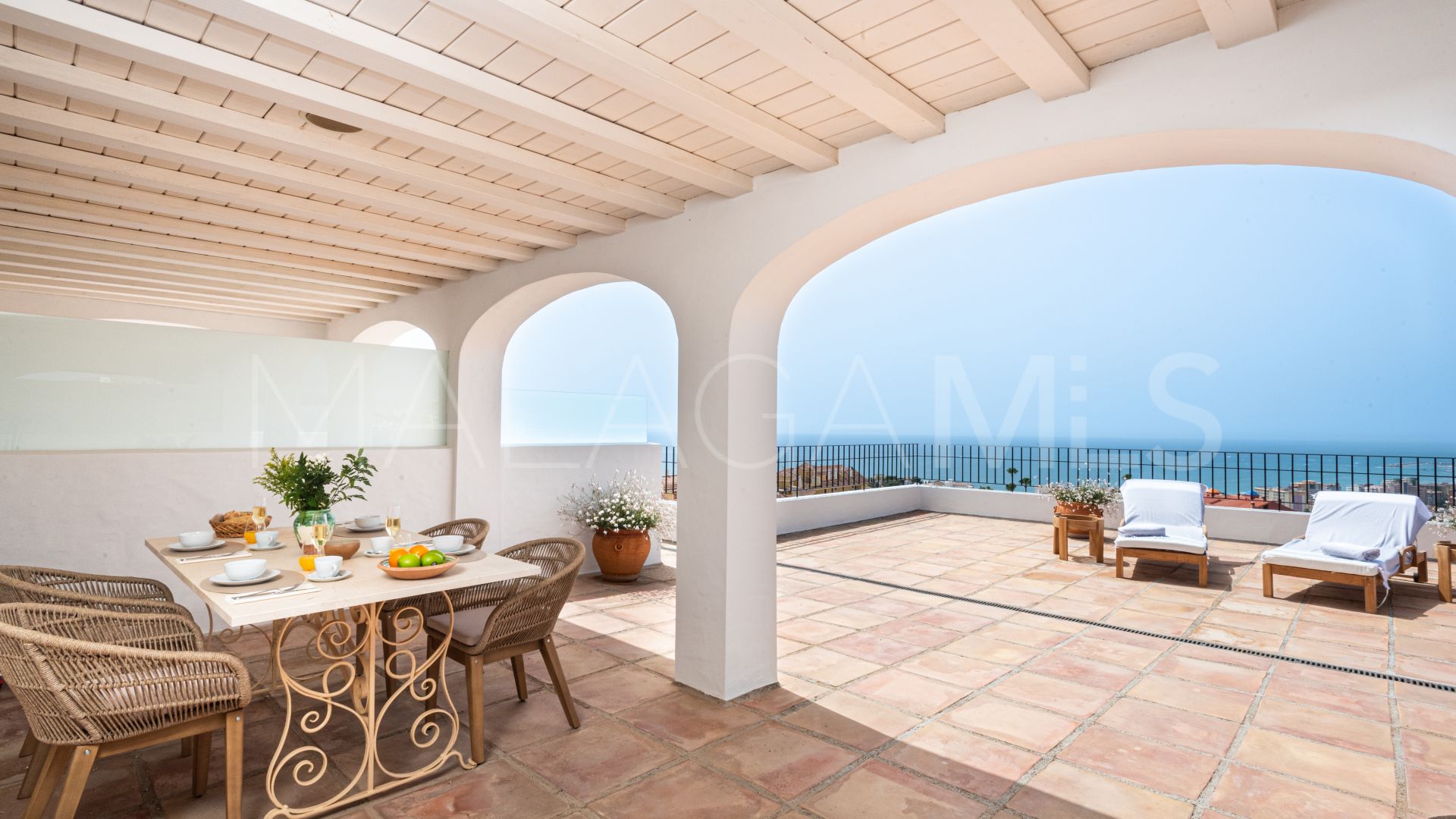 For sale 35 bedrooms hotel in Torreblanca