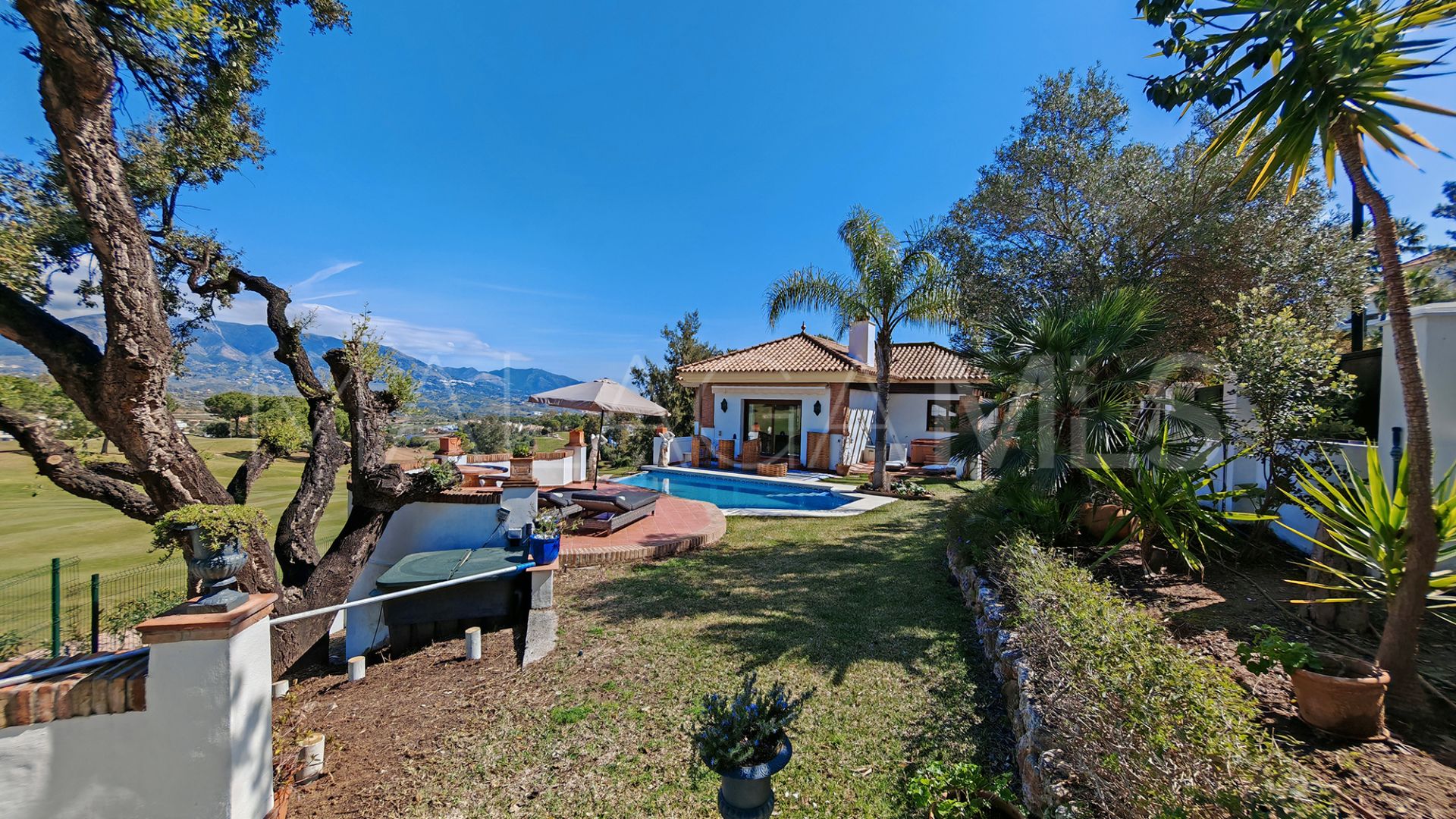 Villa for sale in La Cala Golf Resort