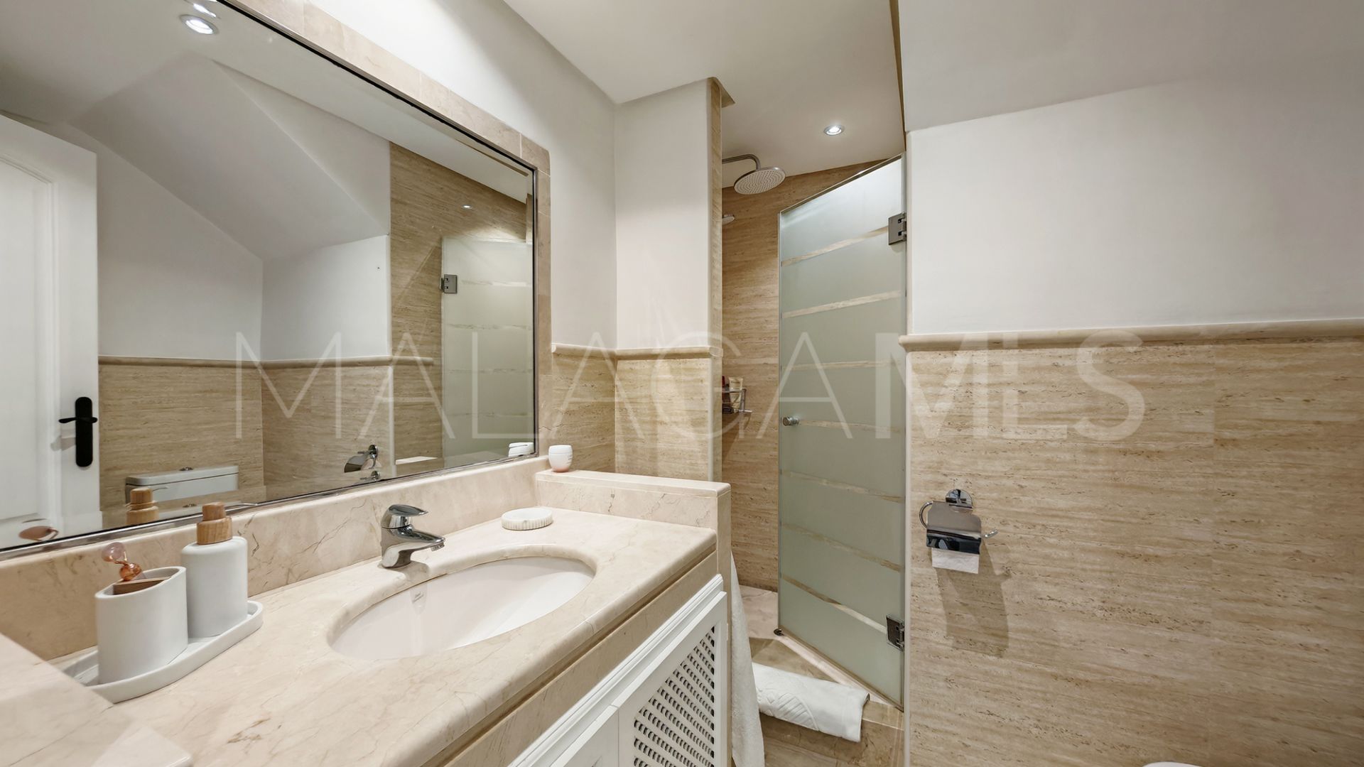 Tvåvåningslägenhet for sale in La Mairena