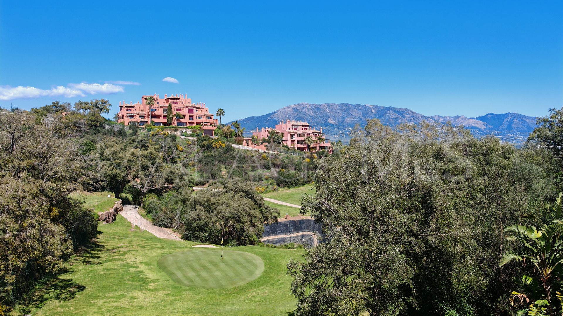 Tvåvåningslägenhet for sale in La Mairena