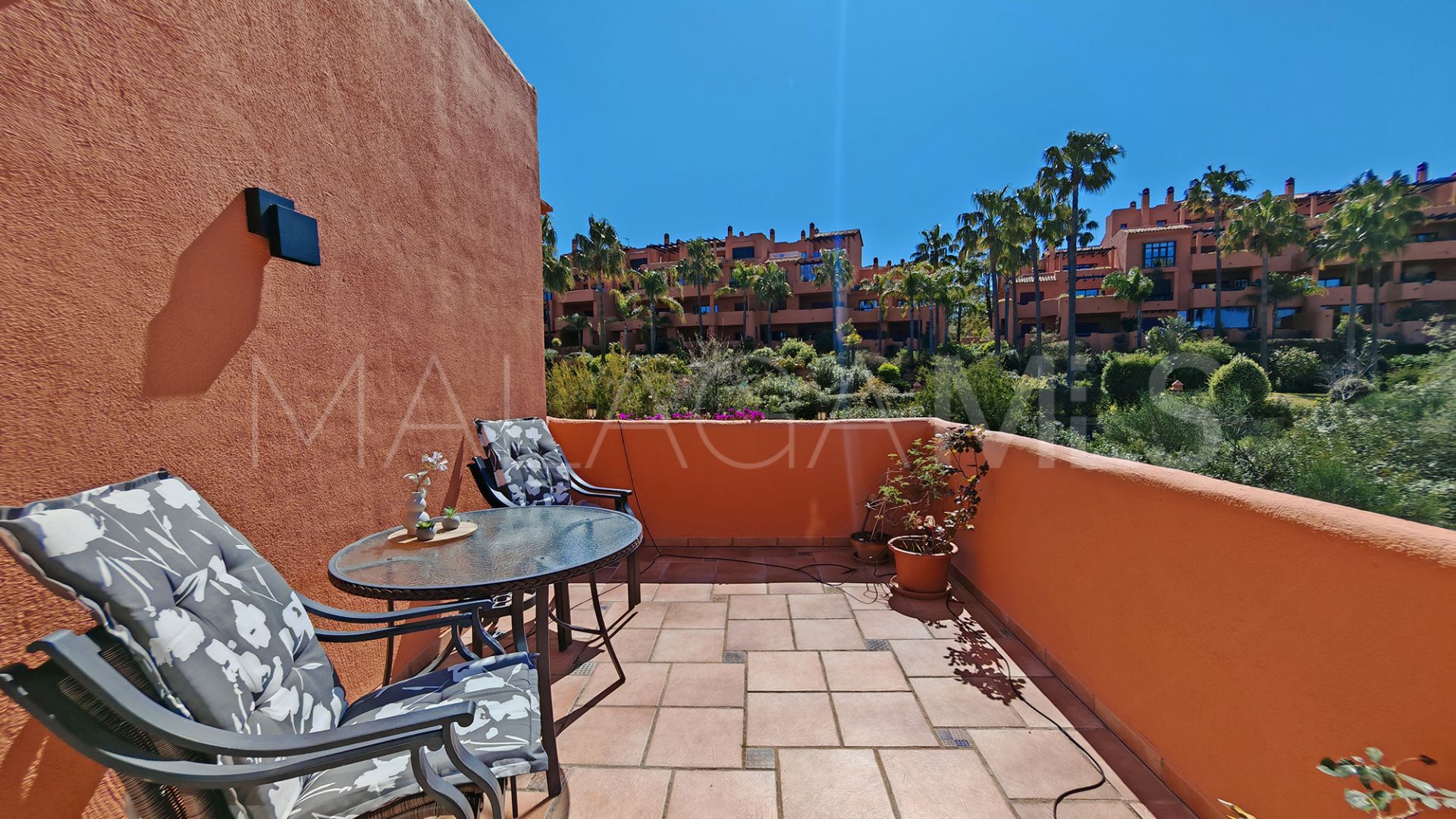 Tvåvåningslägenhet for sale in La Mairena