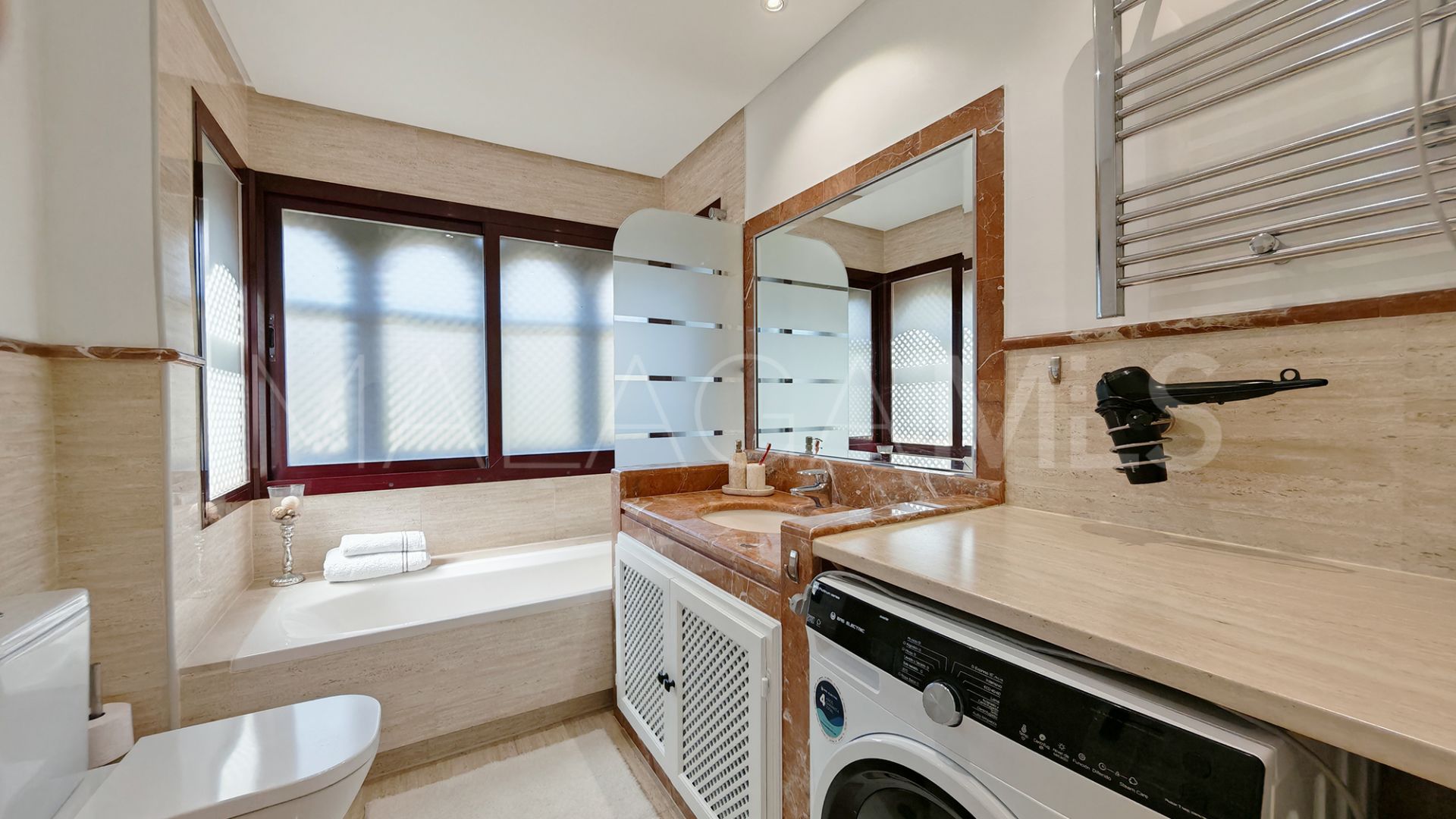 Tvåvåningslägenhet for sale in La Mairena