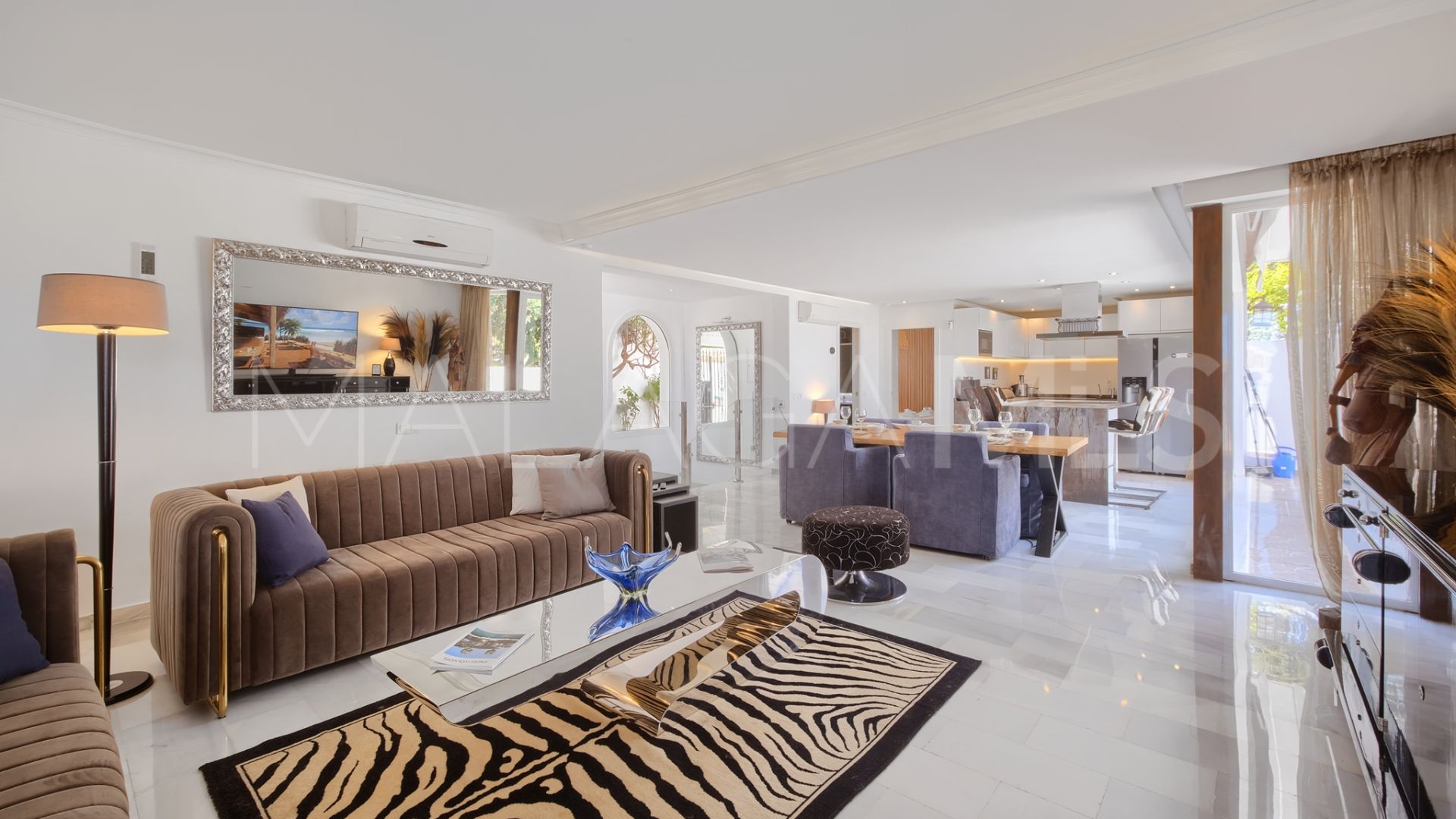 Villa for sale in Sitio de Calahonda