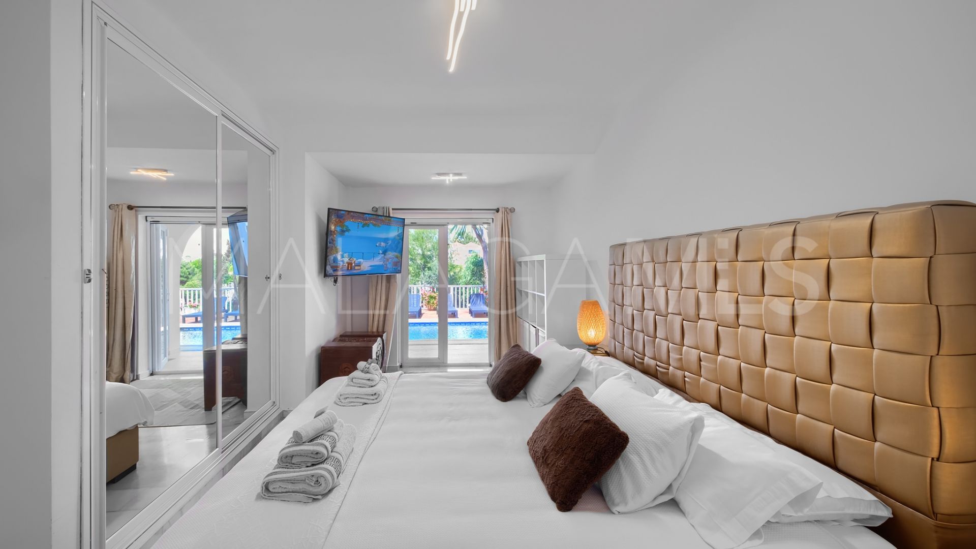 Villa for sale in Sitio de Calahonda