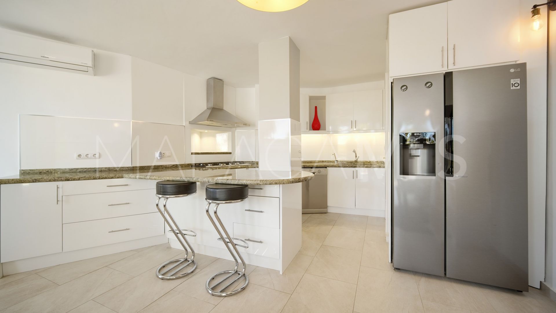 Villa for sale in Sitio de Calahonda