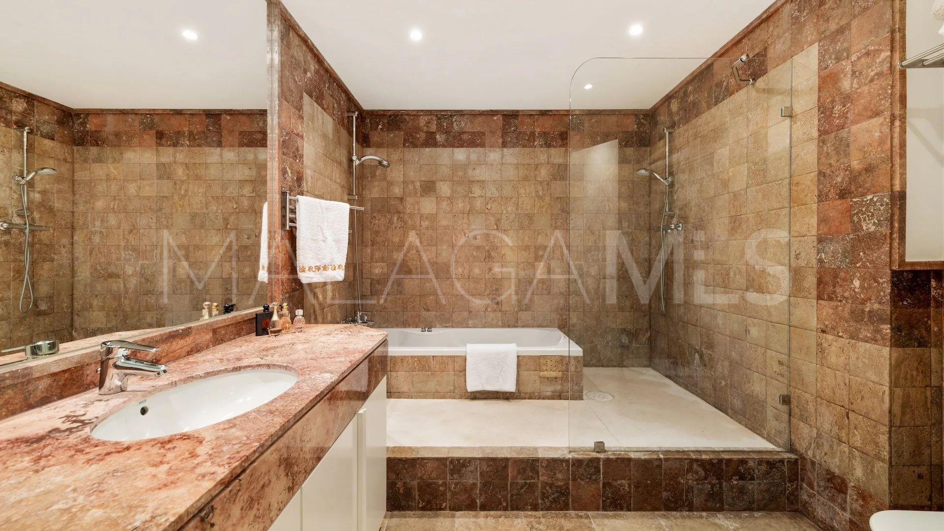 Las Cascadas 4 bedrooms ground floor duplex for sale