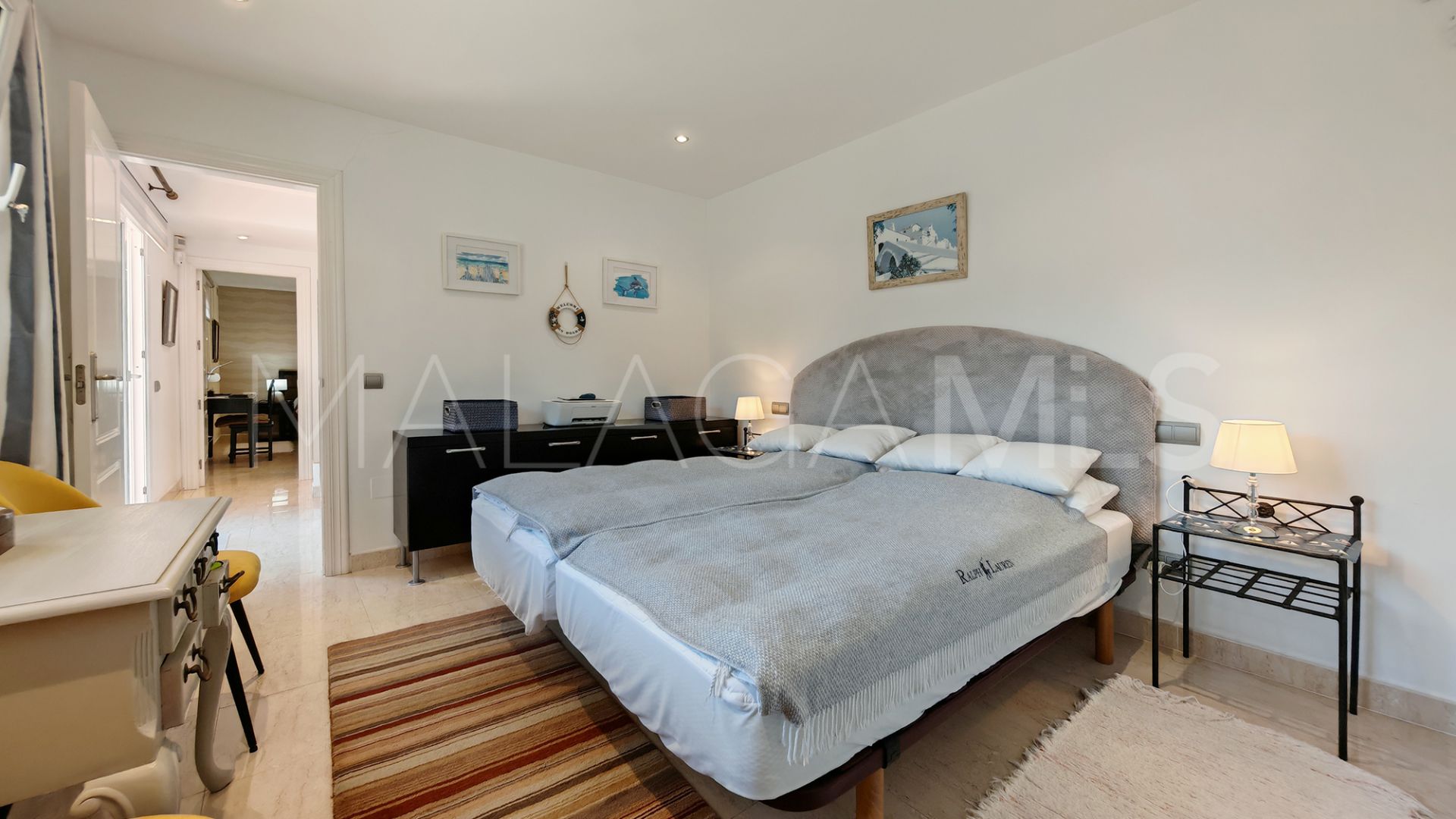 Villa for sale in Elviria